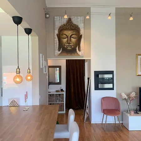 Apartment Beautiful Close To Everything *